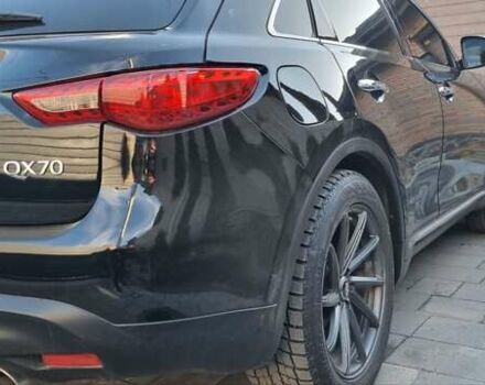 Черный Инфинити QX70, объемом двигателя 3.7 л и пробегом 168 тыс. км за 22900 $, фото 11 на Automoto.ua