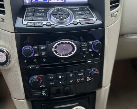 Черный Инфинити QX70, объемом двигателя 3.7 л и пробегом 194 тыс. км за 14900 $, фото 13 на Automoto.ua