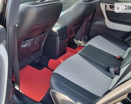 Черный Инфинити QX70, объемом двигателя 3.7 л и пробегом 155 тыс. км за 21300 $, фото 22 на Automoto.ua