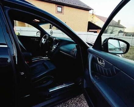 Черный Инфинити QX70, объемом двигателя 3.7 л и пробегом 160 тыс. км за 18500 $, фото 3 на Automoto.ua