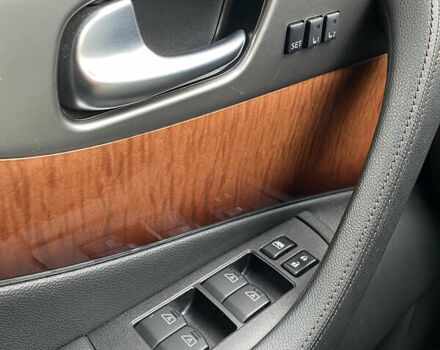 Черный Инфинити QX70, объемом двигателя 2.99 л и пробегом 84 тыс. км за 27900 $, фото 10 на Automoto.ua