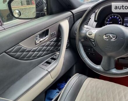 Черный Инфинити QX70, объемом двигателя 3.7 л и пробегом 155 тыс. км за 21300 $, фото 72 на Automoto.ua