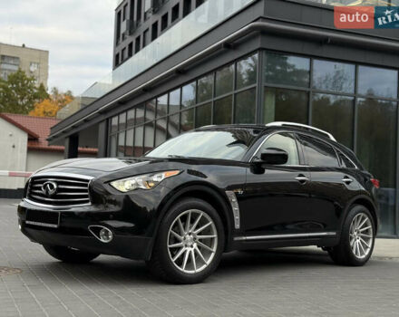 Черный Инфинити QX70, объемом двигателя 3.7 л и пробегом 141 тыс. км за 21500 $, фото 1 на Automoto.ua