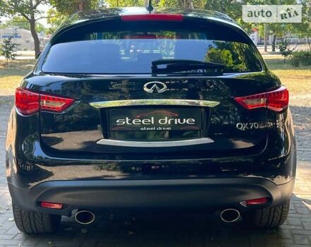 Черный Инфинити QX70, объемом двигателя 3.7 л и пробегом 114 тыс. км за 18888 $, фото 6 на Automoto.ua