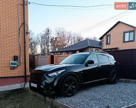 Черный Инфинити QX70, объемом двигателя 3.7 л и пробегом 160 тыс. км за 18500 $, фото 18 на Automoto.ua