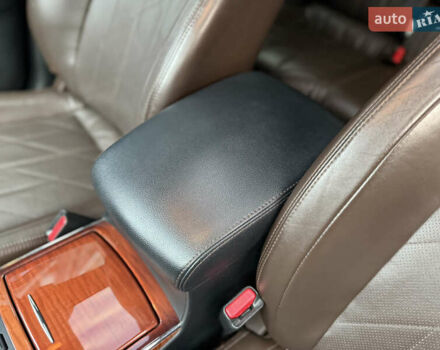 Черный Инфинити QX70, объемом двигателя 3.7 л и пробегом 141 тыс. км за 21500 $, фото 27 на Automoto.ua