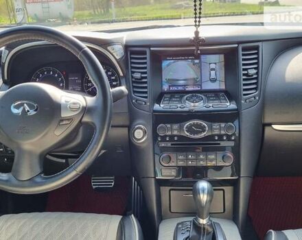 Черный Инфинити QX70, объемом двигателя 3.7 л и пробегом 155 тыс. км за 21300 $, фото 40 на Automoto.ua