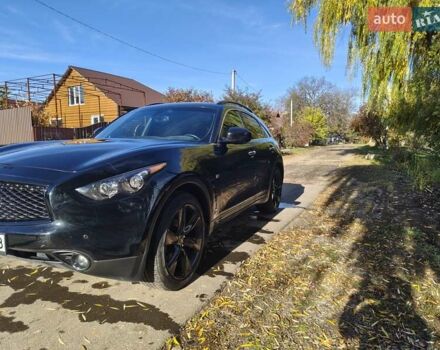 Черный Инфинити QX70, объемом двигателя 3.7 л и пробегом 93 тыс. км за 18900 $, фото 2 на Automoto.ua