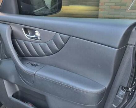 Черный Инфинити QX70, объемом двигателя 3.7 л и пробегом 168 тыс. км за 20800 $, фото 21 на Automoto.ua