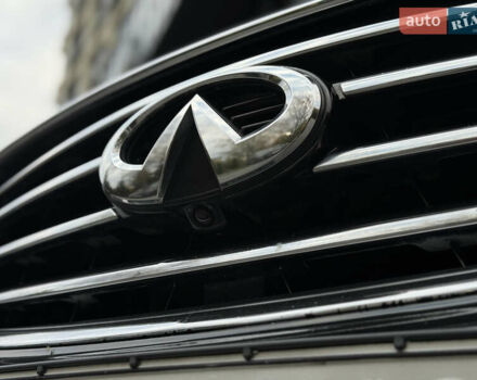 Черный Инфинити QX70, объемом двигателя 3.7 л и пробегом 141 тыс. км за 21500 $, фото 3 на Automoto.ua