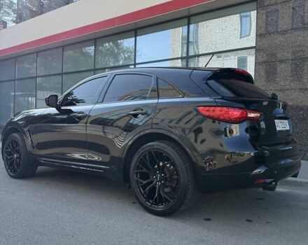 Черный Инфинити QX70, объемом двигателя 3.7 л и пробегом 81 тыс. км за 28500 $, фото 7 на Automoto.ua