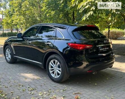 Черный Инфинити QX70, объемом двигателя 3.7 л и пробегом 114 тыс. км за 18888 $, фото 5 на Automoto.ua