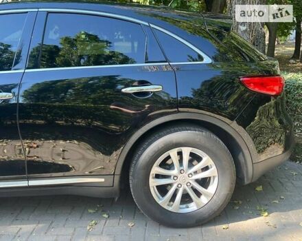 Черный Инфинити QX70, объемом двигателя 3.7 л и пробегом 114 тыс. км за 18888 $, фото 4 на Automoto.ua