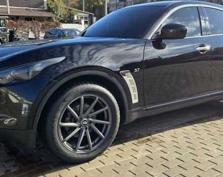 Черный Инфинити QX70, объемом двигателя 3.7 л и пробегом 168 тыс. км за 20800 $, фото 2 на Automoto.ua