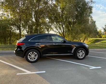 Черный Инфинити QX70, объемом двигателя 3.7 л и пробегом 170 тыс. км за 22300 $, фото 3 на Automoto.ua