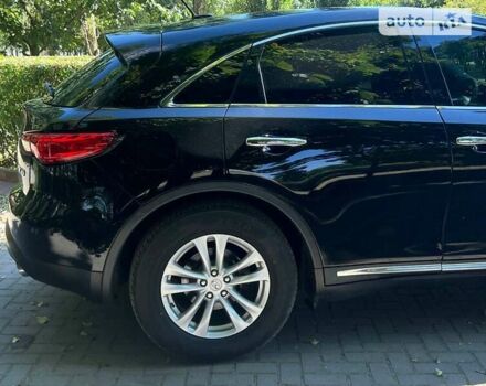 Черный Инфинити QX70, объемом двигателя 3.7 л и пробегом 114 тыс. км за 18888 $, фото 8 на Automoto.ua