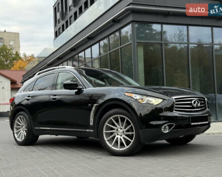 Черный Инфинити QX70, объемом двигателя 3.7 л и пробегом 141 тыс. км за 21500 $, фото 9 на Automoto.ua