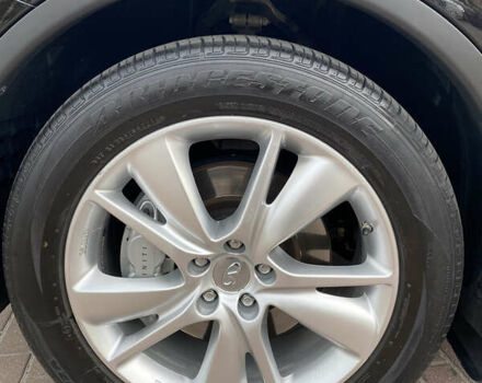 Черный Инфинити QX70, объемом двигателя 2.99 л и пробегом 84 тыс. км за 27900 $, фото 17 на Automoto.ua