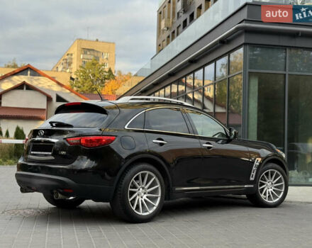 Черный Инфинити QX70, объемом двигателя 3.7 л и пробегом 141 тыс. км за 21500 $, фото 14 на Automoto.ua