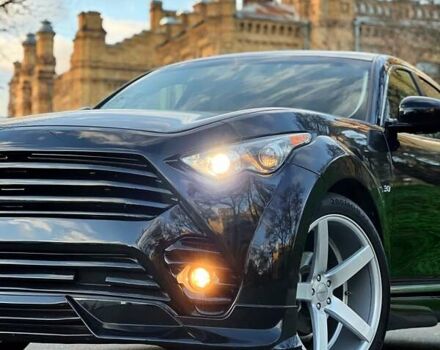 Черный Инфинити QX70, объемом двигателя 3.7 л и пробегом 128 тыс. км за 26500 $, фото 1 на Automoto.ua