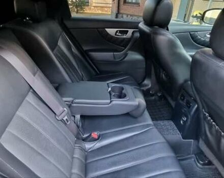 Черный Инфинити QX70, объемом двигателя 3.7 л и пробегом 168 тыс. км за 20800 $, фото 16 на Automoto.ua