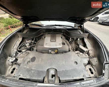 Черный Инфинити QX70, объемом двигателя 3.7 л и пробегом 194 тыс. км за 15900 $, фото 12 на Automoto.ua