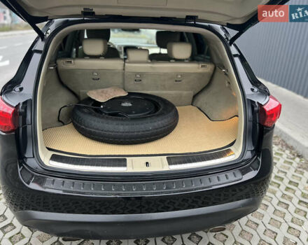 Черный Инфинити QX70, объемом двигателя 3.7 л и пробегом 194 тыс. км за 14900 $, фото 6 на Automoto.ua