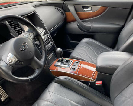 Черный Инфинити QX70, объемом двигателя 2.99 л и пробегом 84 тыс. км за 27900 $, фото 6 на Automoto.ua