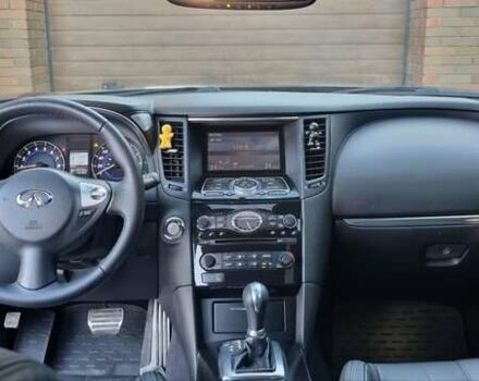 Черный Инфинити QX70, объемом двигателя 3.7 л и пробегом 168 тыс. км за 20800 $, фото 24 на Automoto.ua