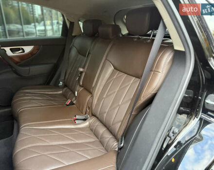 Черный Инфинити QX70, объемом двигателя 3.7 л и пробегом 141 тыс. км за 21500 $, фото 41 на Automoto.ua