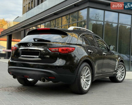 Черный Инфинити QX70, объемом двигателя 3.7 л и пробегом 141 тыс. км за 21500 $, фото 13 на Automoto.ua