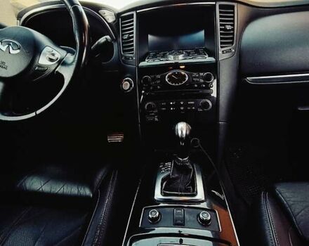 Черный Инфинити QX70, объемом двигателя 3.7 л и пробегом 160 тыс. км за 18500 $, фото 15 на Automoto.ua