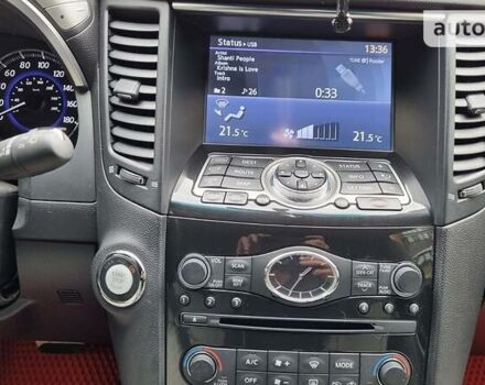 Черный Инфинити QX70, объемом двигателя 3.7 л и пробегом 155 тыс. км за 21300 $, фото 63 на Automoto.ua