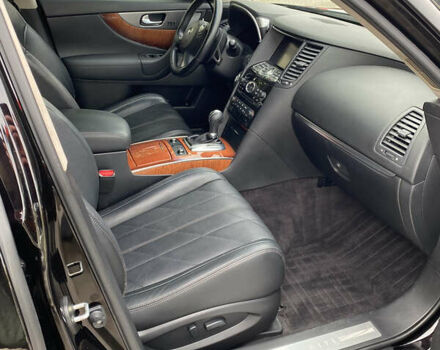 Черный Инфинити QX70, объемом двигателя 2.99 л и пробегом 84 тыс. км за 27900 $, фото 5 на Automoto.ua