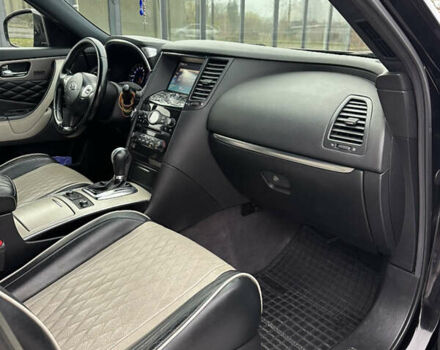 Черный Инфинити QX70, объемом двигателя 3.7 л и пробегом 220 тыс. км за 21500 $, фото 15 на Automoto.ua