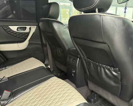 Черный Инфинити QX70, объемом двигателя 3.7 л и пробегом 220 тыс. км за 21500 $, фото 19 на Automoto.ua