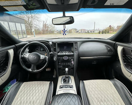 Черный Инфинити QX70, объемом двигателя 3.7 л и пробегом 220 тыс. км за 21500 $, фото 12 на Automoto.ua