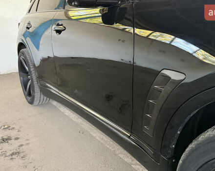 Черный Инфинити QX70, объемом двигателя 3.7 л и пробегом 160 тыс. км за 30000 $, фото 1 на Automoto.ua