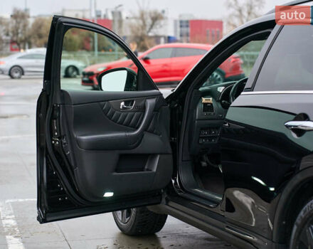 Чорний Інфініті QX70, об'ємом двигуна 3.7 л та пробігом 99 тис. км за 19900 $, фото 25 на Automoto.ua