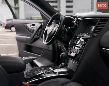 Чорний Інфініті QX70, об'ємом двигуна 3.7 л та пробігом 99 тис. км за 19900 $, фото 27 на Automoto.ua