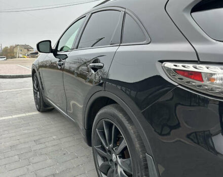 Черный Инфинити QX70, объемом двигателя 3.7 л и пробегом 220 тыс. км за 21500 $, фото 10 на Automoto.ua