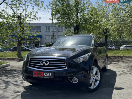 Черный Инфинити QX70, объемом двигателя 3 л и пробегом 215 тыс. км за 17800 $, фото 1 на Automoto.ua