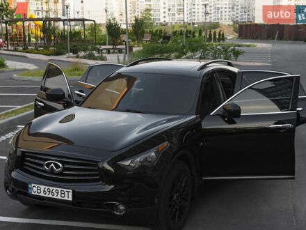 Черный Инфинити QX70, объемом двигателя 3.7 л и пробегом 124 тыс. км за 23000 $, фото 1 на Automoto.ua