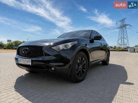 Черный Инфинити QX70, объемом двигателя 3.7 л и пробегом 150 тыс. км за 17999 $, фото 1 на Automoto.ua