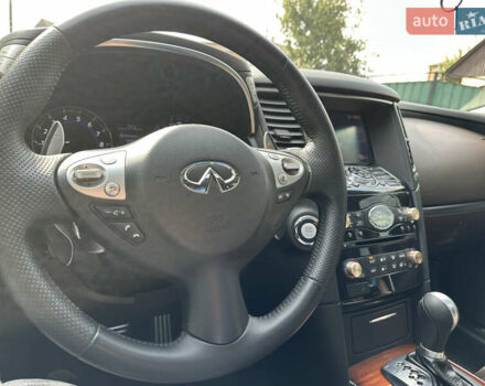 Фиолетовый Инфинити QX70, объемом двигателя 3.7 л и пробегом 110 тыс. км за 20500 $, фото 32 на Automoto.ua