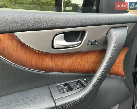 Фиолетовый Инфинити QX70, объемом двигателя 3.7 л и пробегом 110 тыс. км за 20500 $, фото 40 на Automoto.ua