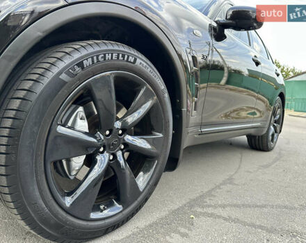 Фиолетовый Инфинити QX70, объемом двигателя 3.7 л и пробегом 110 тыс. км за 20500 $, фото 2 на Automoto.ua