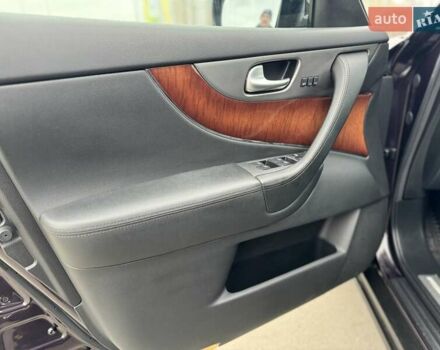 Коричневый Инфинити QX70, объемом двигателя 2.99 л и пробегом 85 тыс. км за 24500 $, фото 6 на Automoto.ua