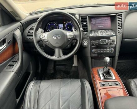 Коричневый Инфинити QX70, объемом двигателя 2.99 л и пробегом 85 тыс. км за 24500 $, фото 7 на Automoto.ua
