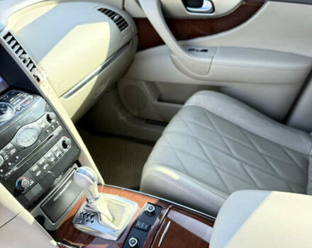 Коричневый Инфинити QX70, объемом двигателя 3.7 л и пробегом 130 тыс. км за 18499 $, фото 20 на Automoto.ua